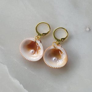 Real Natural Brown White Clam Seashell Oyster Shell Glass Pearl Ocean Sea Beach Mermaid Tropical Island Bohemian Gold Dangle Earrings 1.5&quot;