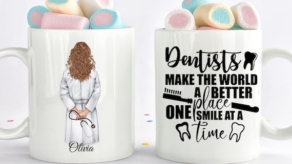 Tazza Personalizzata Per Dentista – Regalo Unico Con Nome E Messaggio, Tema Professionale Con Simboli Medici, Capacità 325 Ml