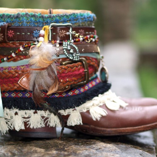 Upcycled aangepaste HERWERKT vintage kleurrijke boho COWBOYLAARZEN - aangepaste boho boots - festival laarzen - zigeuner laarzen