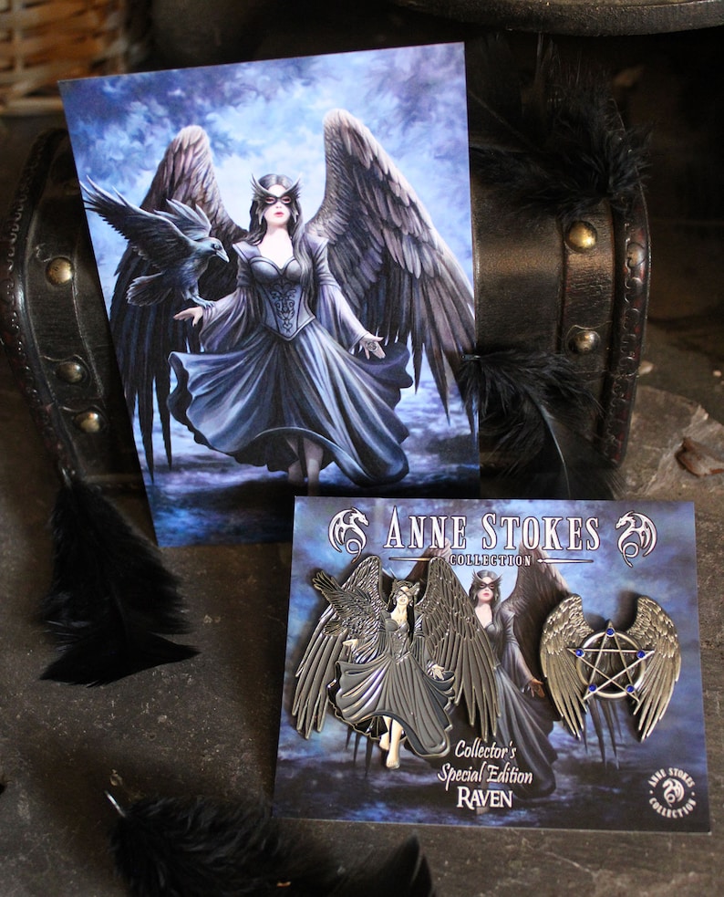 Conjunto de coleccionista de insignias Raven Pin imagen 2