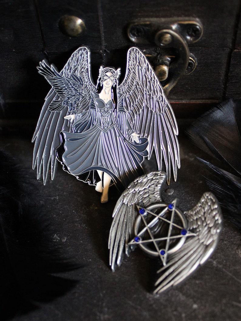 Conjunto de coleccionista de insignias Raven Pin imagen 3