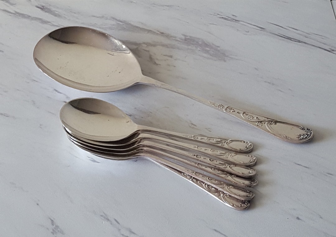 Set Cavalier EPNS A1 Sheffield England Fruit/ Soup Spoons With Large