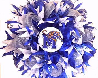 Corona de los Memphis Tigers: decoración para la puerta de la universidad