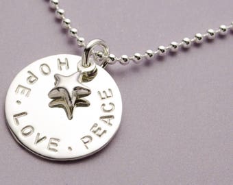 HOPE LOVE PEACE 925 Sterling Silber Kette mit Gravur Bloomgart