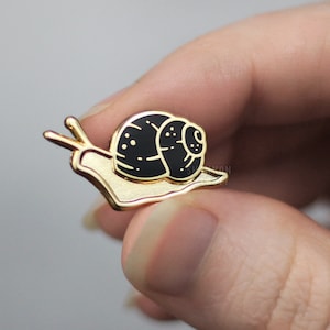 Garden Snail Enamel Pin, Bug Enamel Pin, Mini Pin, Insect Pin, Nature Pin, Cute Pin, Gift For Him, Gift For Sister, Girlfriend Gift Under 15