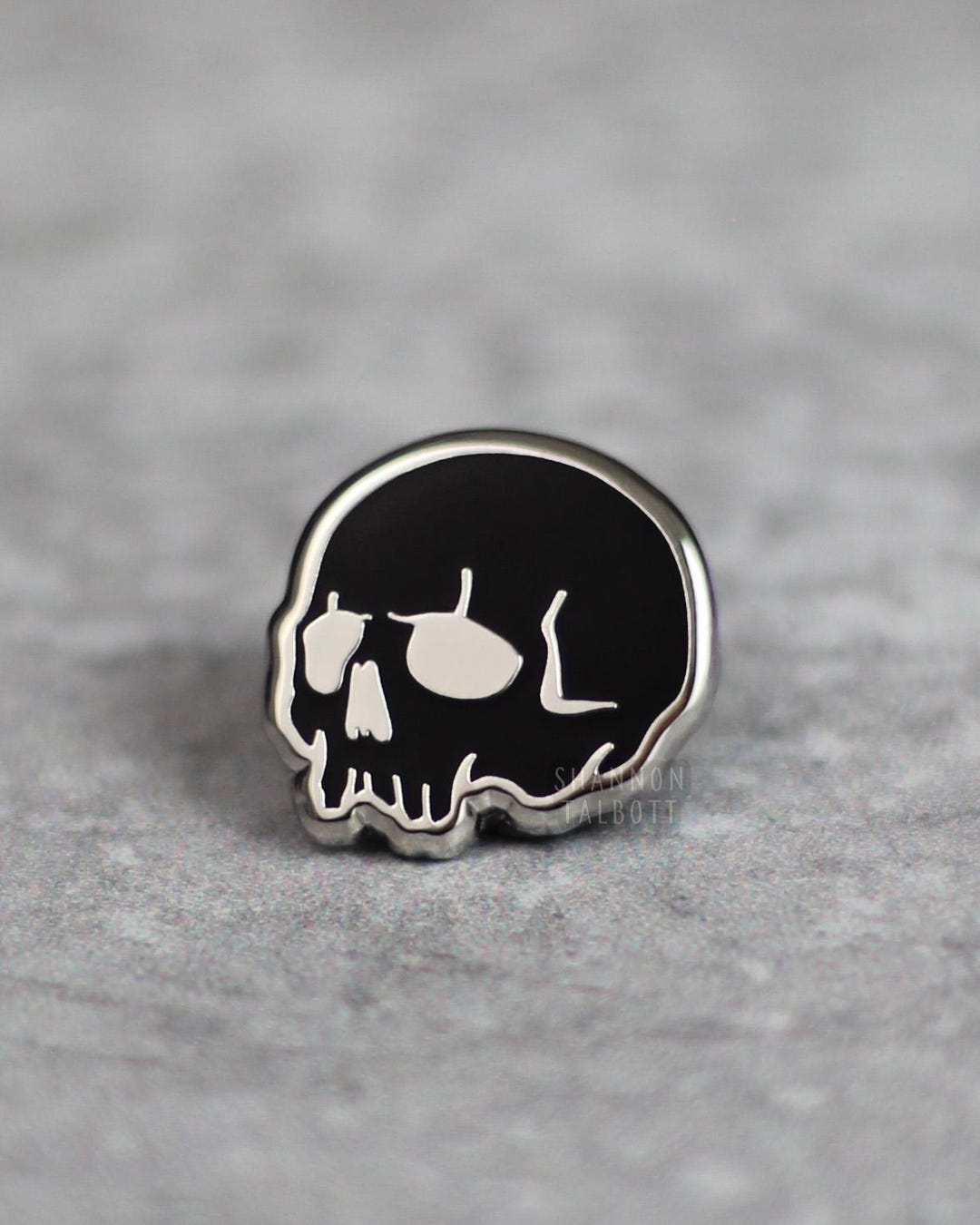 Skull Enamel Pin, Goth Pin, Skeleton Pin, Macabre Pin, Spooky Pin, Mini ...