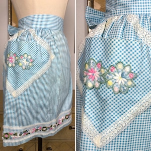 Vintage Gingham Print Apron -- Embroidered Appliqué and Lace Trim!