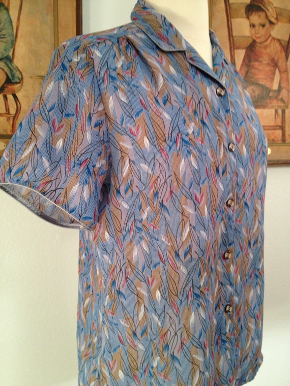 Dreamy Vintage Style Novelty Print Top -- Lovely … - image 2