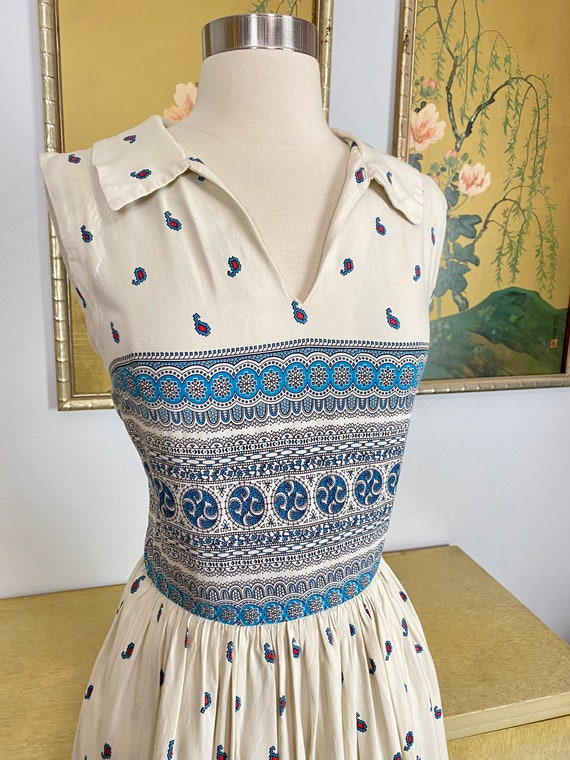 1960s Vintage Day Dress -- Lovely and Lightweight! - image 3