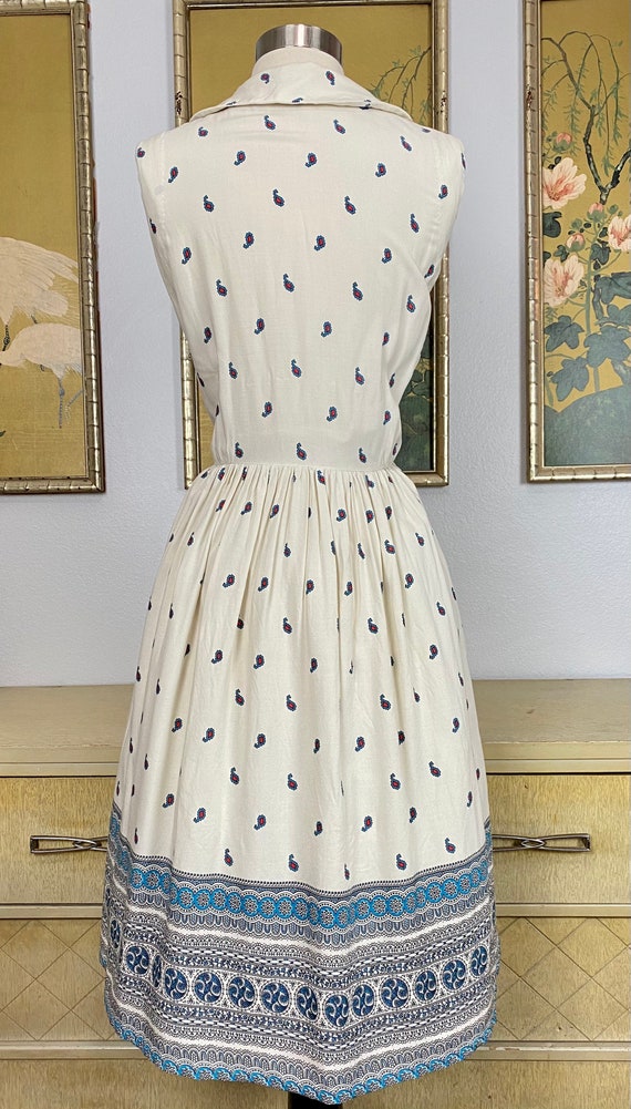 1960s Vintage Day Dress -- Lovely and Lightweight! - image 8