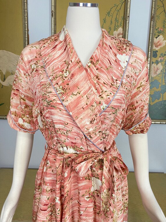1940s 50s Novelty Print Dressing Gown Styled by C… - image 3