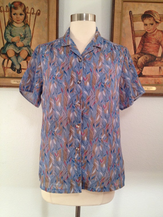 Dreamy Vintage Style Novelty Print Top -- Lovely … - image 1