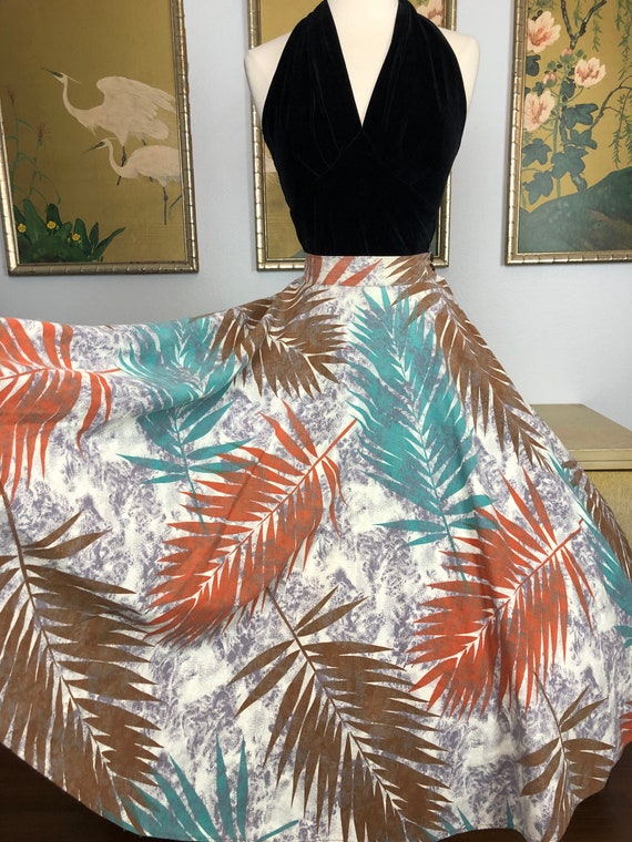 Vintage 1950s Tropical Leaf Novelty Print Circle S