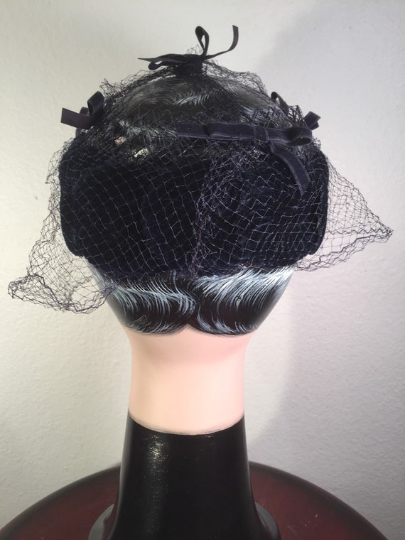 1950s Blue Veiled Hat -- Velvet Halo and Delicate… - image 5