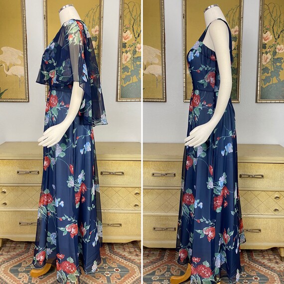 1970s Vintage Floral Print Floor Length Maxi Dres… - image 9