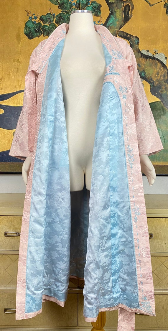 1960s Vintage Asian Brocade Evening Coat -- Shimm… - image 5