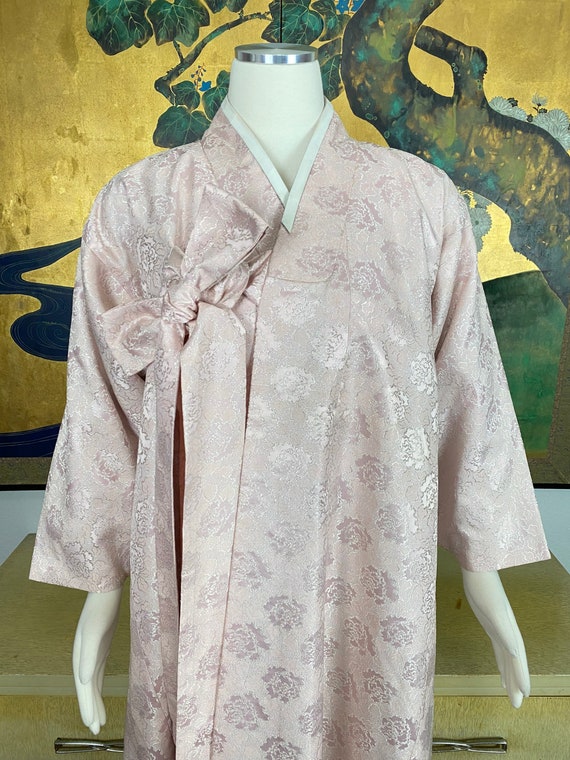 Prettiest 1960s Pink Silk Embroidered Asian Evening Coat w Top Stitched Cuffs & Collar