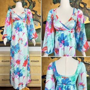 1970s Vintage Floral Print Maxi Dress -- Dreamy and Ethereal!