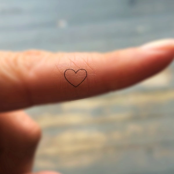 Fake Heart Tattoos / Set of 20 / Tiny Hearts