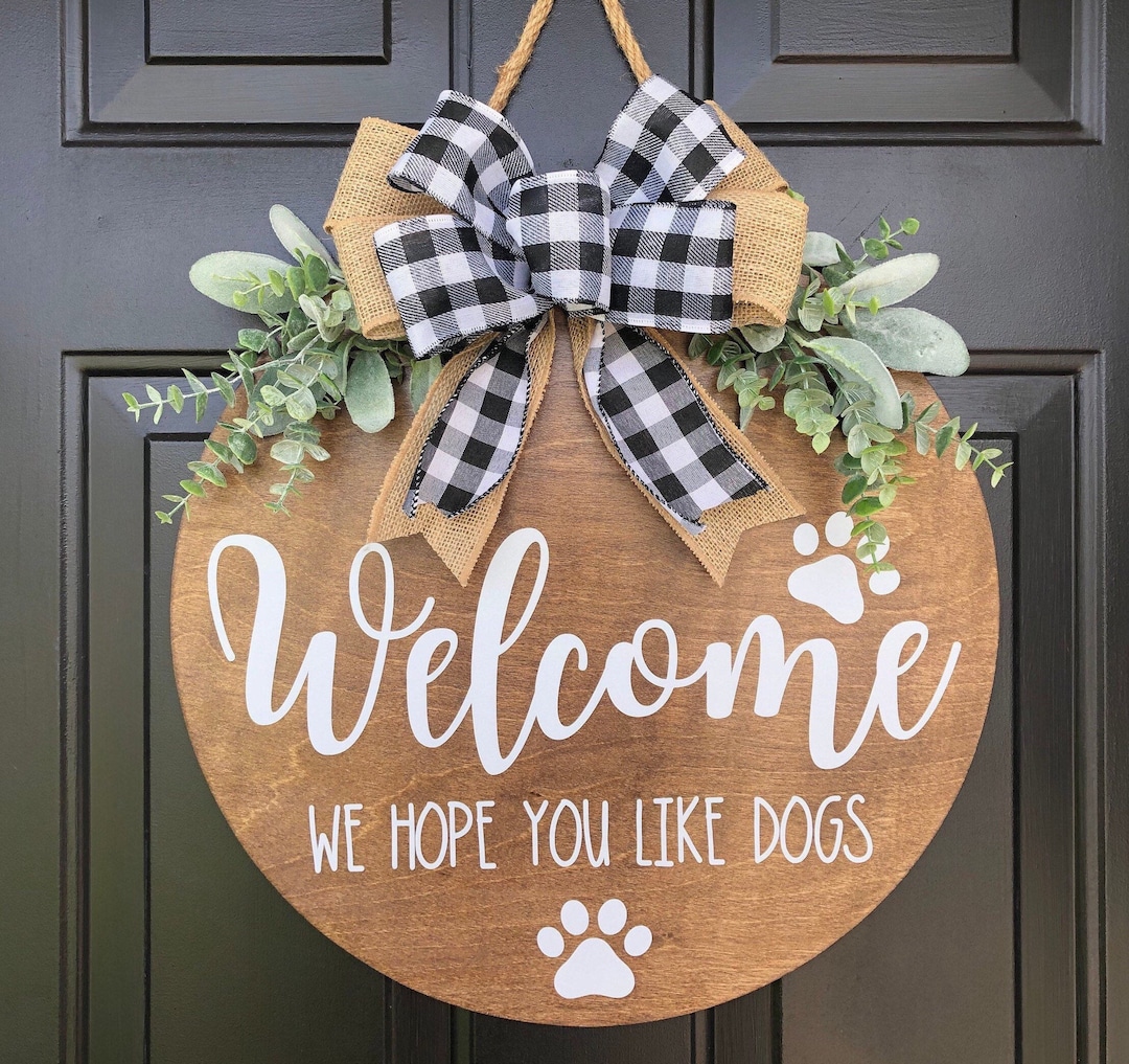 Dog Welcome Sign: Wood Round Door Hanger, Dog Lover Gift - Etsy