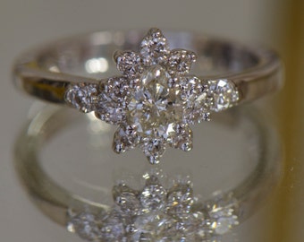 Flower-Shaped Pear Diamond Ring (18K White Gold)