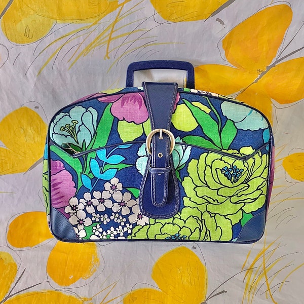 Vintage 60s 1960s Bantam Travel Wear Groovy Flower Print Overnight Bag Weekend Gateway Vacation Luggage Suitscase Flower Power Psychedelic