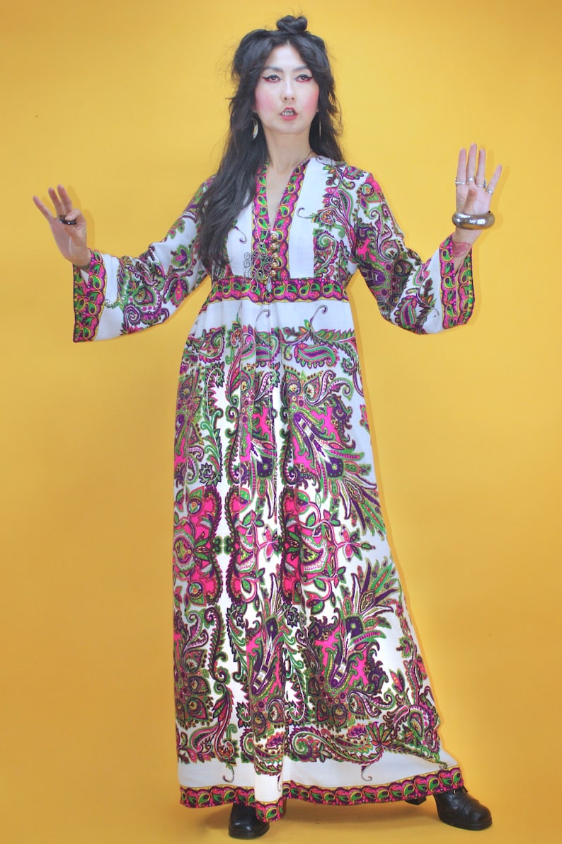 Vintage 60s 1960s MOD Groovy Paisley print Bell sleeve Caftan DressSZ M70s 1970s Peacock Feather Abstract Psychedelic Kaftan Dress Hippie