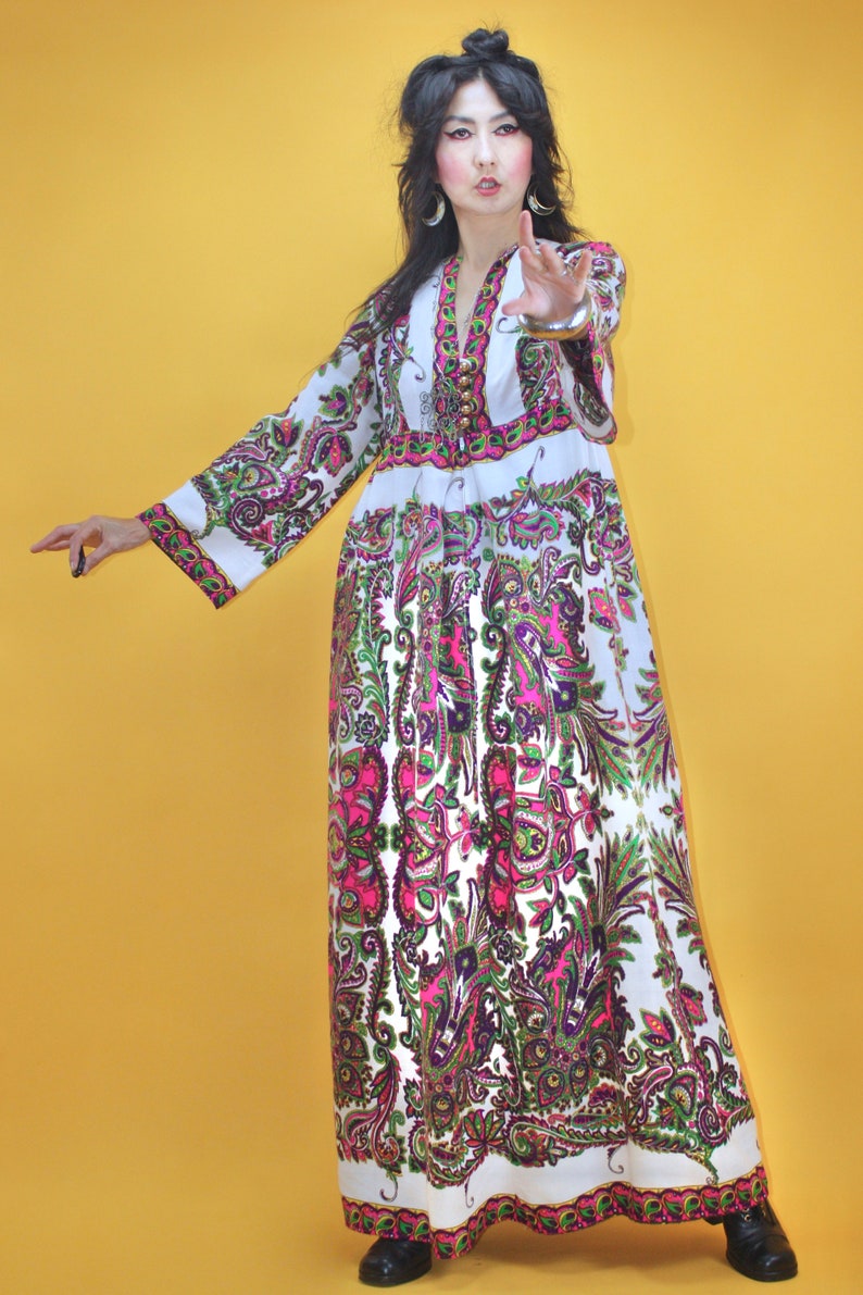 Vintage 60s 1960s MOD Groovy Paisley print Bell sleeve Caftan DressSZ M70s 1970s Peacock Feather Abstract Psychedelic Kaftan Dress Hippie