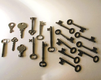 Large Collection of Vintage Keys for Craft and Art