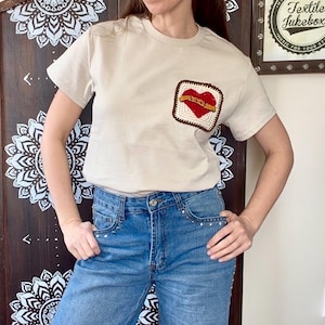 Customizable T-shirt with crochet element, granny square decorative pocket- customizable Vintage Tattoo Heart