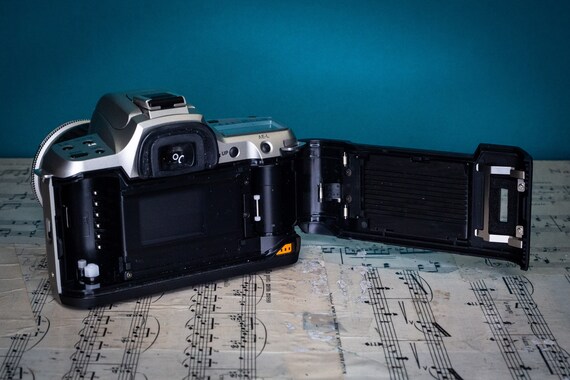 Working Vintage Pentax ZX-60 35mm Film SLR Camera With Working Vintage Pentax ZX-60 35mm Film SLR Camera With