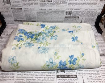 Sábana plana doble de percal Perma-Press vintage de los años 70, amapolas azules