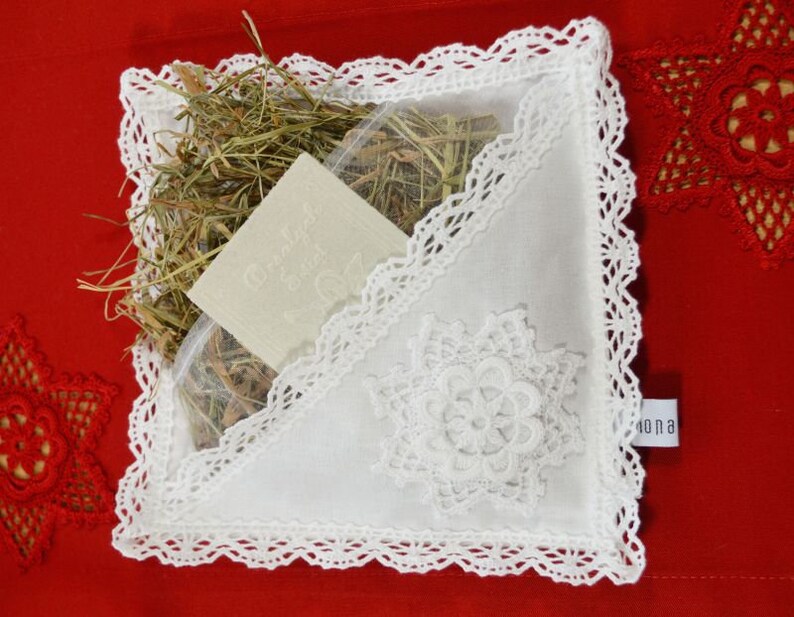 Wdzianko na sianko Koronka Koniakowska //pillow for hay and waffer CHRISTMAS image 1