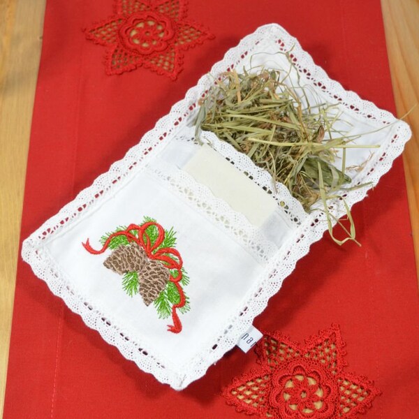 Poduszeczka na sianko i opłatek Szyszki // pillow for hay and waffer CHRISTMAS