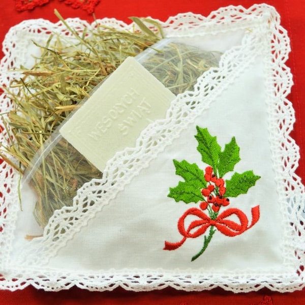 Wdzianko na sianko Ostrokrzew // pillow for hay and waffer CHRISTMAS