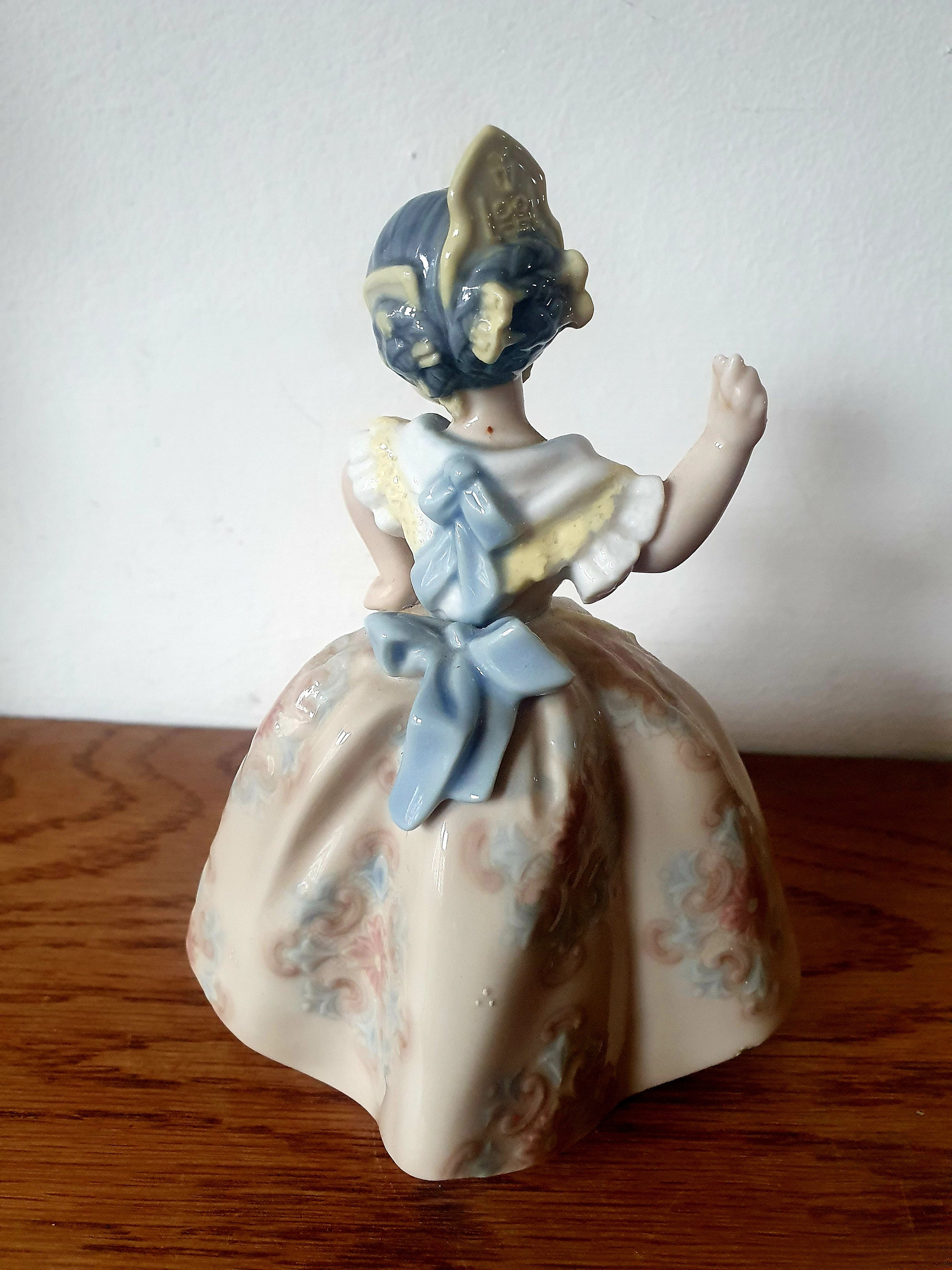 リアドロ ドレス レディ フィギュア 1個