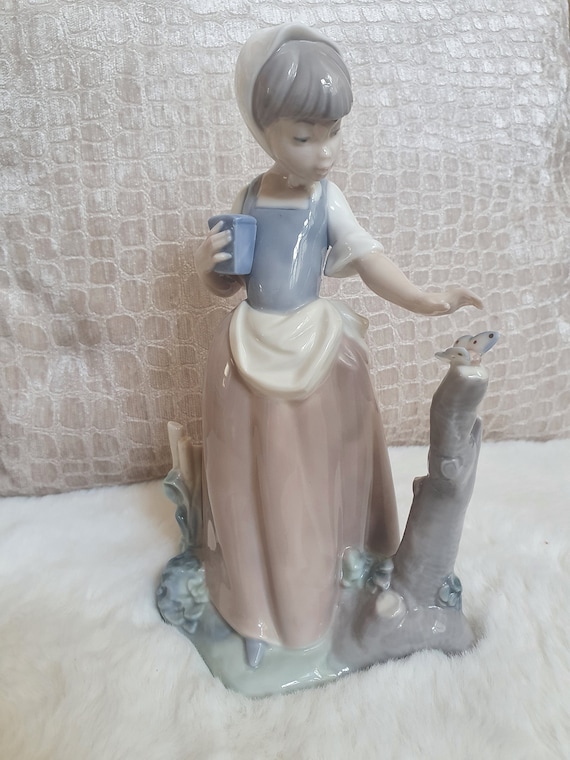 【美品】リヤドロ　NAO　蝶と戯れて ナオ Nao リヤドロ 人形 蝶と戯れて 02001398 : Earth Community