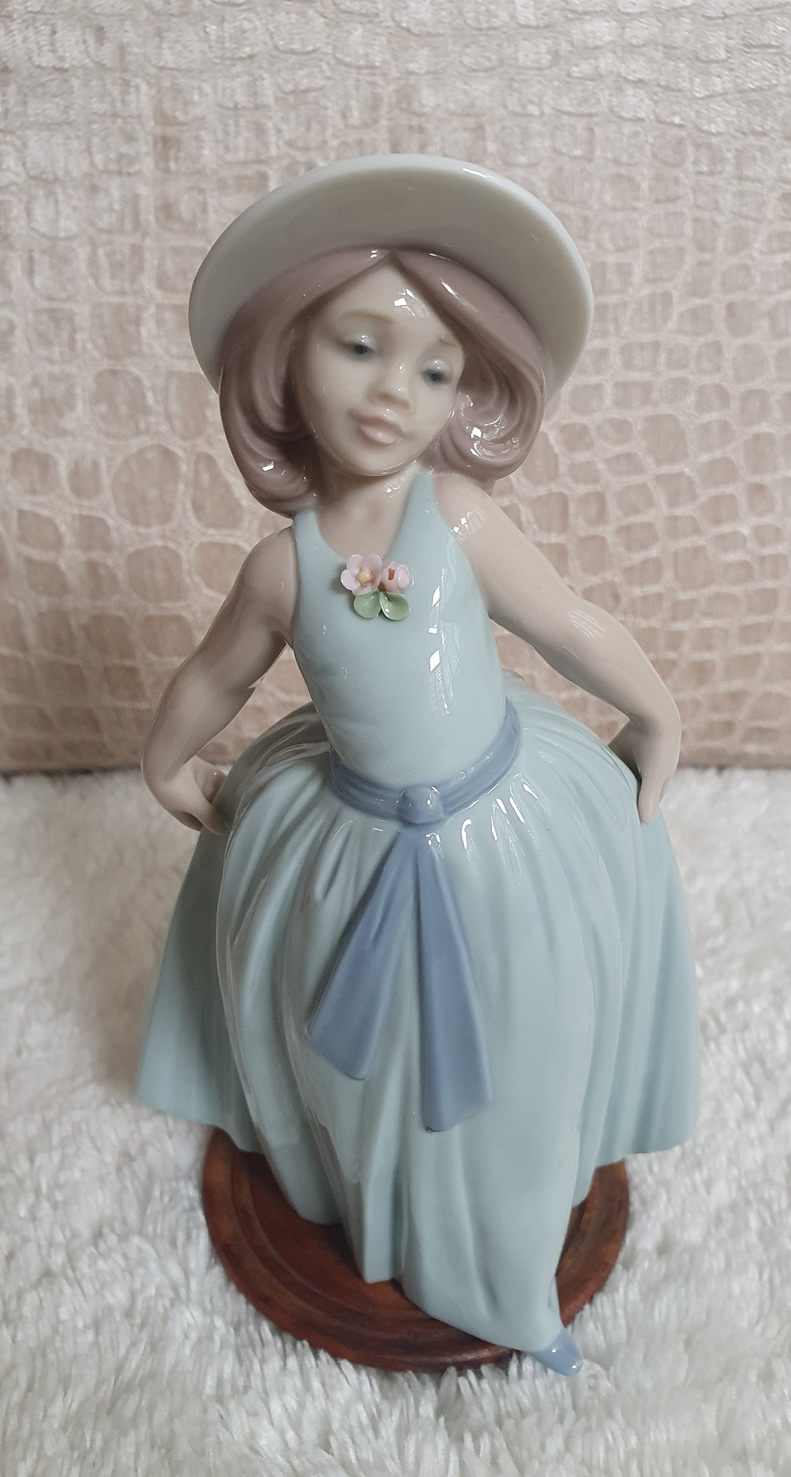 Lladro Figurines Porcelain Figurine Daisy 6274 Rose 6275 Iris Etsy UK