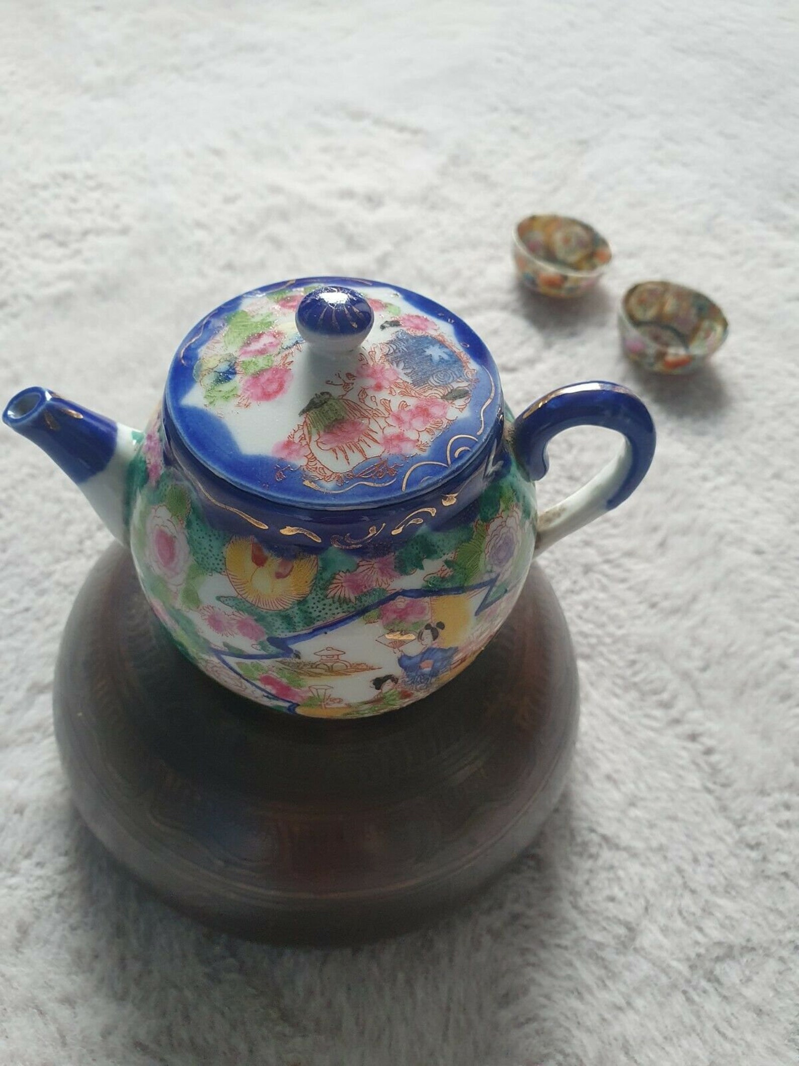 Antique Imari Teapot and Cups in Excellent Condition, Collector's Item Japanese Make, Tea Set