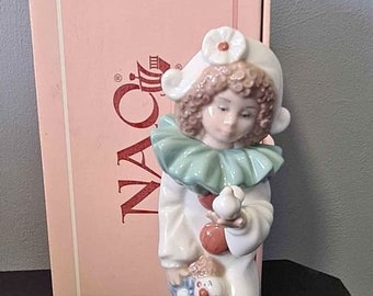 Lladro #1100 Figurine NAO porcelain Clown with bird  in hand, Vintage Decor Spanish Made Statuette harlequin, Collectors Niche with box
