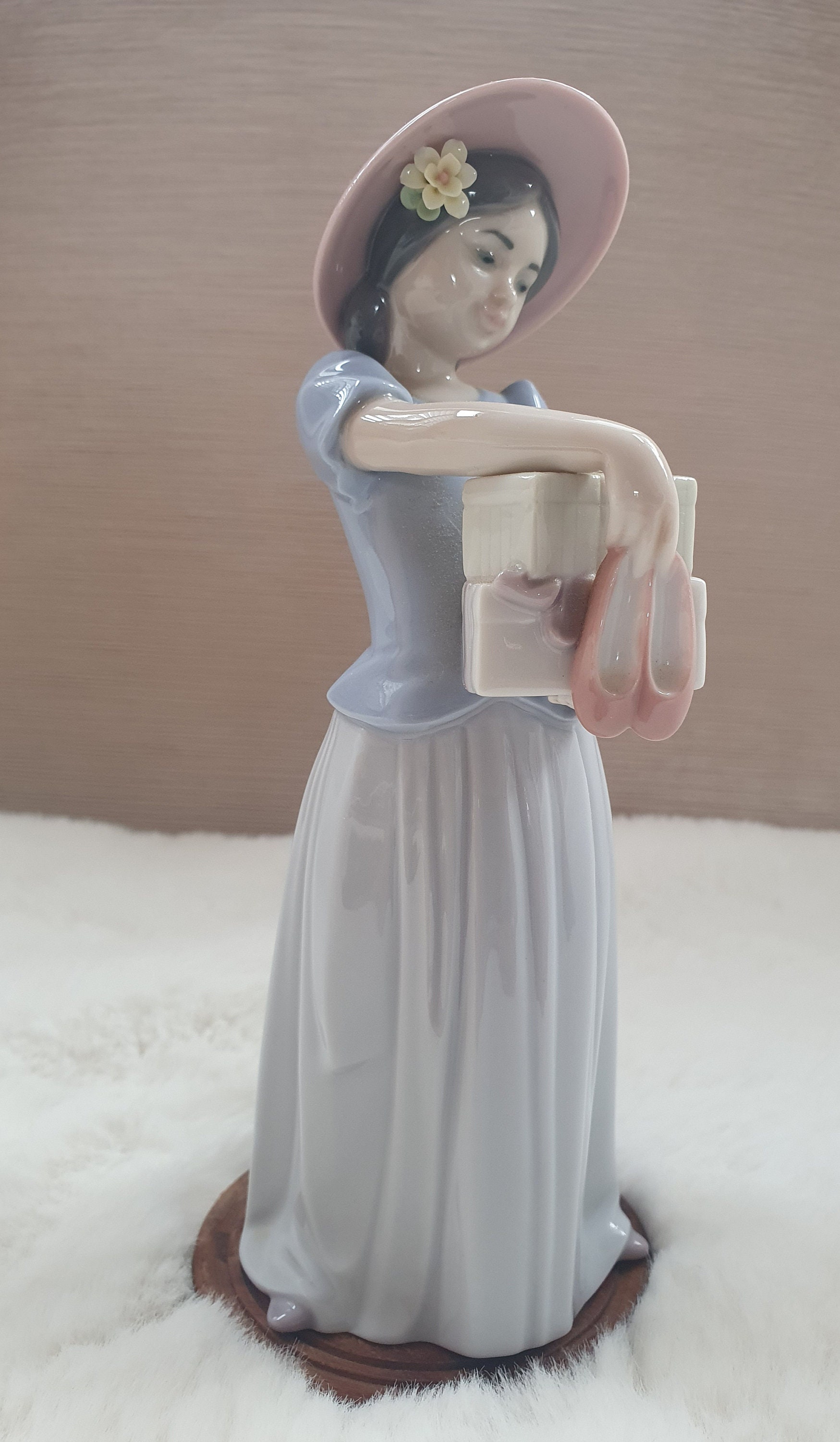Vintage Lladro Figurines 6487 Girl Holding Boxes Pair of Shoes in