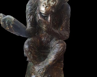 ダーウィンの考える猿のブロンズ彫刻：頭蓋骨の置物、彩色ブロンズ