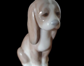 リヤドロ バスケットの中の犬の置物 #1128、新品同様、リヤドロ