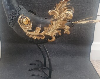 Vintage Peacock Ornament Home Decor Collectible Gifs Mantlepiece Art Objects Black and Gold Decorative Piece Metal Statues