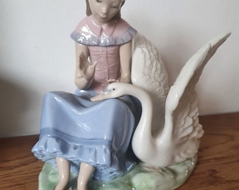 Nao Figurine Girl Swan JR30 Porcelain Figurine Gift ideas, Medium Size Sculpture Antique Spanish Made Home Decor, Collectable Statue Figure