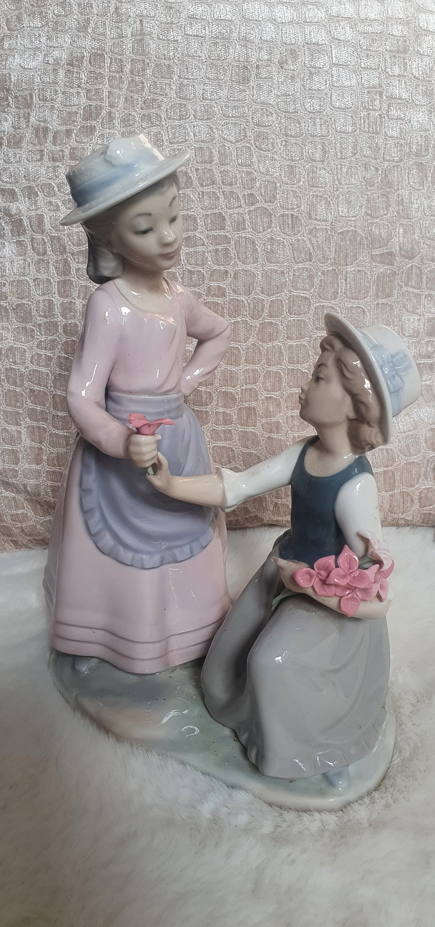 Vintage Nao by Lladro “My Two Girls Picking Flowers” Figurine Excellent Condition, Large Figurine Vintage B-20, 1979 Porcelain Home Decor