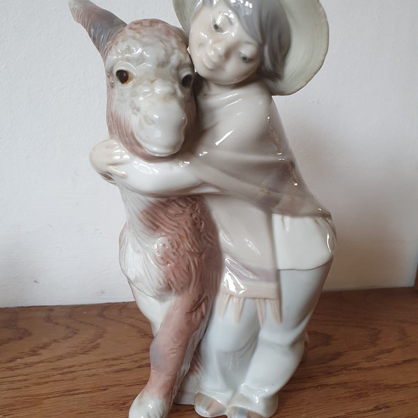 Figurine Lladro à la retraite, figurine Lladro 1181 - Platero et Marcelino, garçon serrant un âne 7229, collection, sculptures d'art en porcelaine
