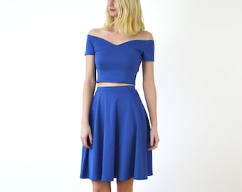 | COCO Crop Top deux pièces & Jupe Skater Co-Ord Set à Royal Blue Ponte. Robe de patineuse deux pièces off Shoulder pour femmes