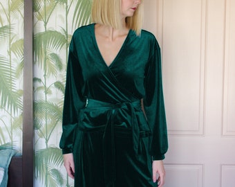 MYRNA / Velvet Long Sleeve Elegant Wrap Top in Forest Green. 1930s Style Velvet Wrap Blouse. Lega vintage loungewear Top