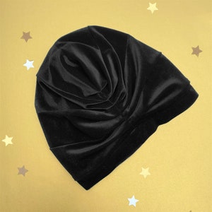 LOLA Chapeau style turban en velours noir. Chapeau cloche plissé de style vintage. Coiffe de soirée à nœud torsadé. Cadeau de Noël de couvre-chef de luxe pour elle image 5